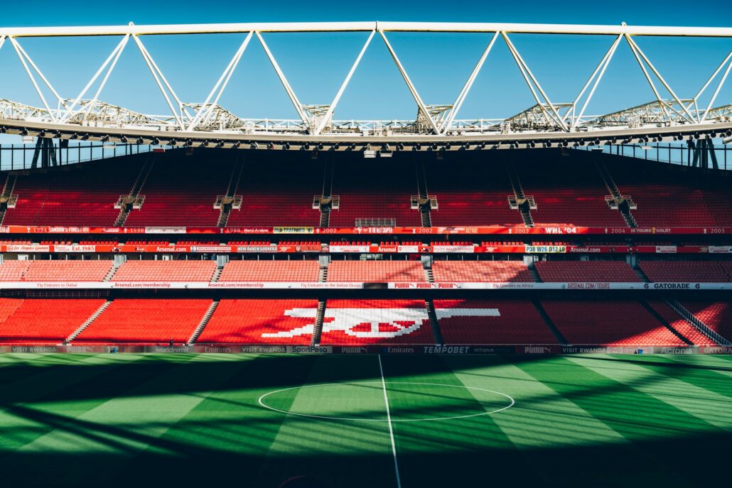 Fotboll i London: Emirates Stadium i England