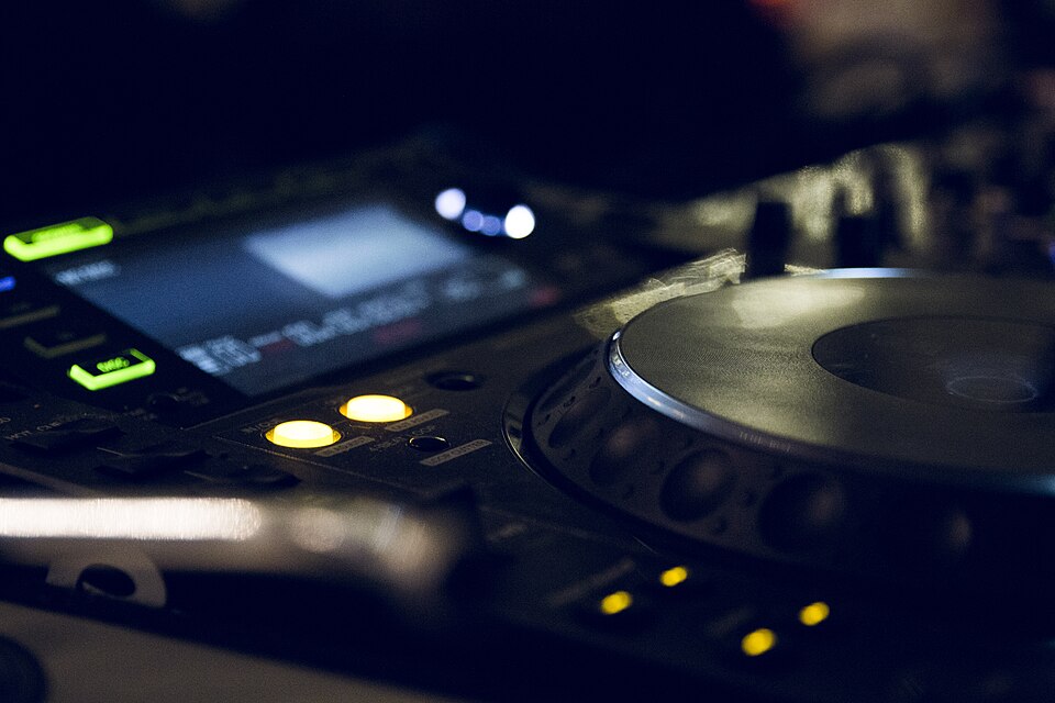 close up, turntable