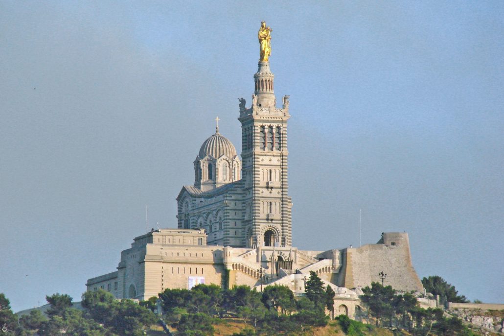 Sevärdheter i Marseille: Basilique Notre-Dame de la Garde i Marseille.
