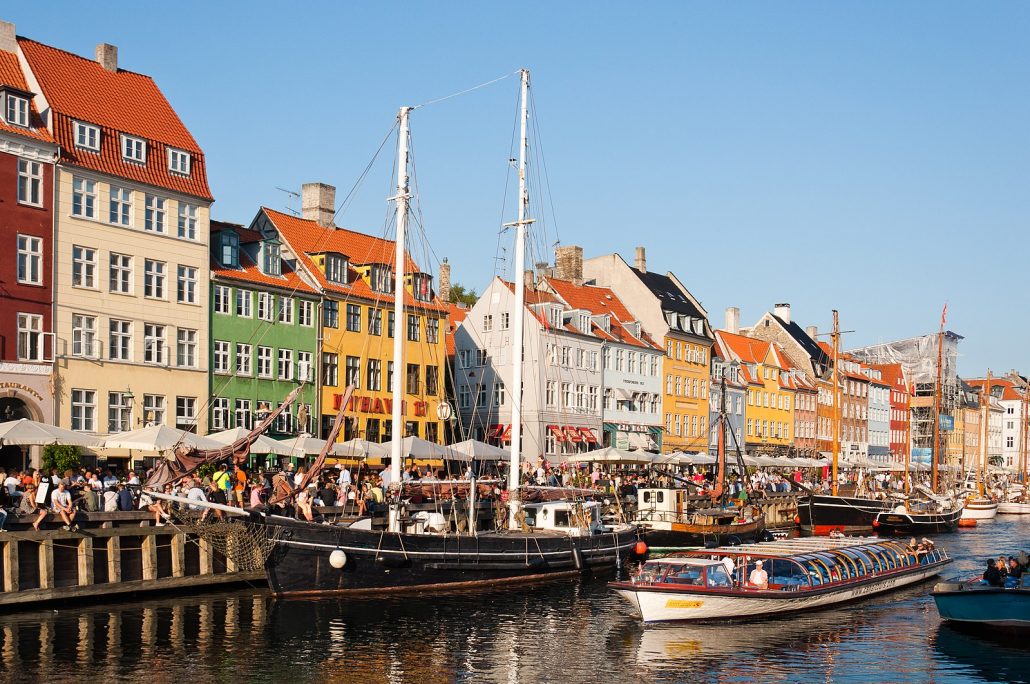 Vy över Nyhavn i Köpenhamn.