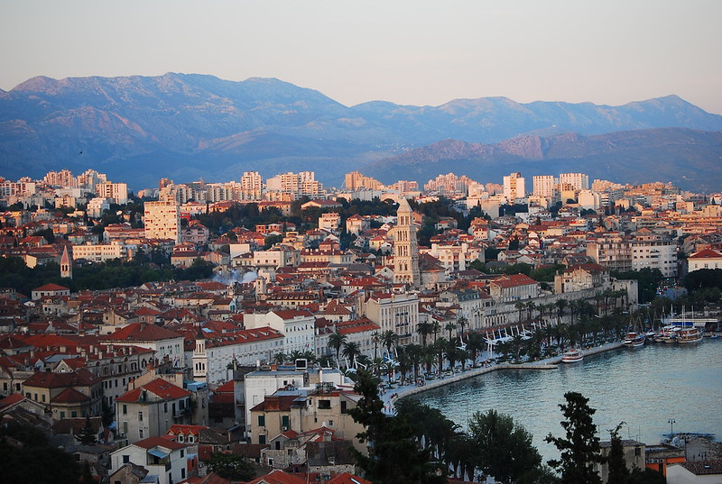 Vy över staden Split i Kroatien