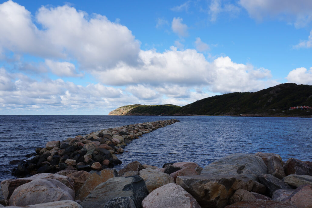Stenväg och hav vid Mölle i Skåne